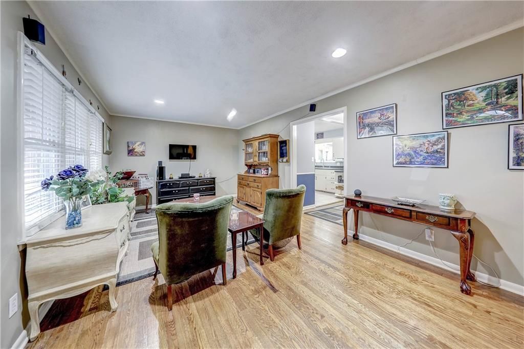 536 W 97th Street