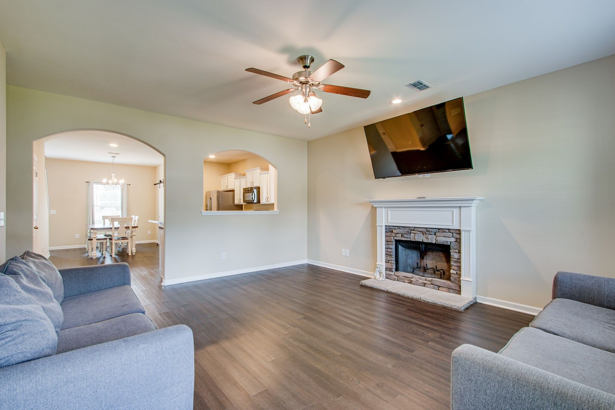 8008 Lakota Ct