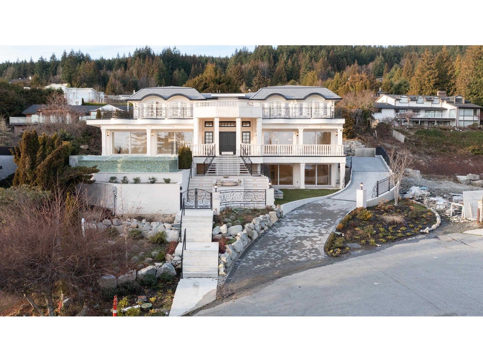 1445 SANDHURST PLACE