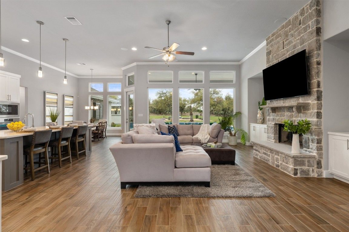 232 Highland Oaks