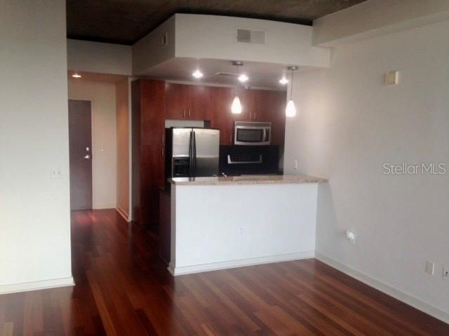 155 S Court Avenue