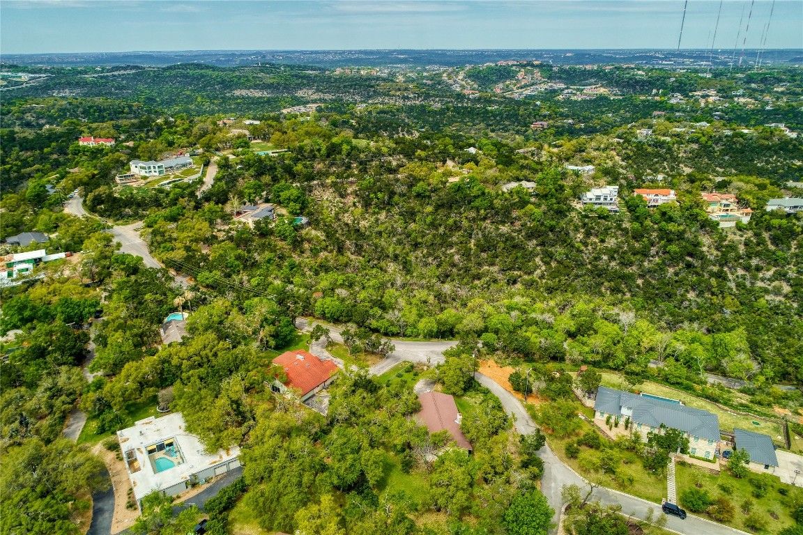 803 Redbud Trail