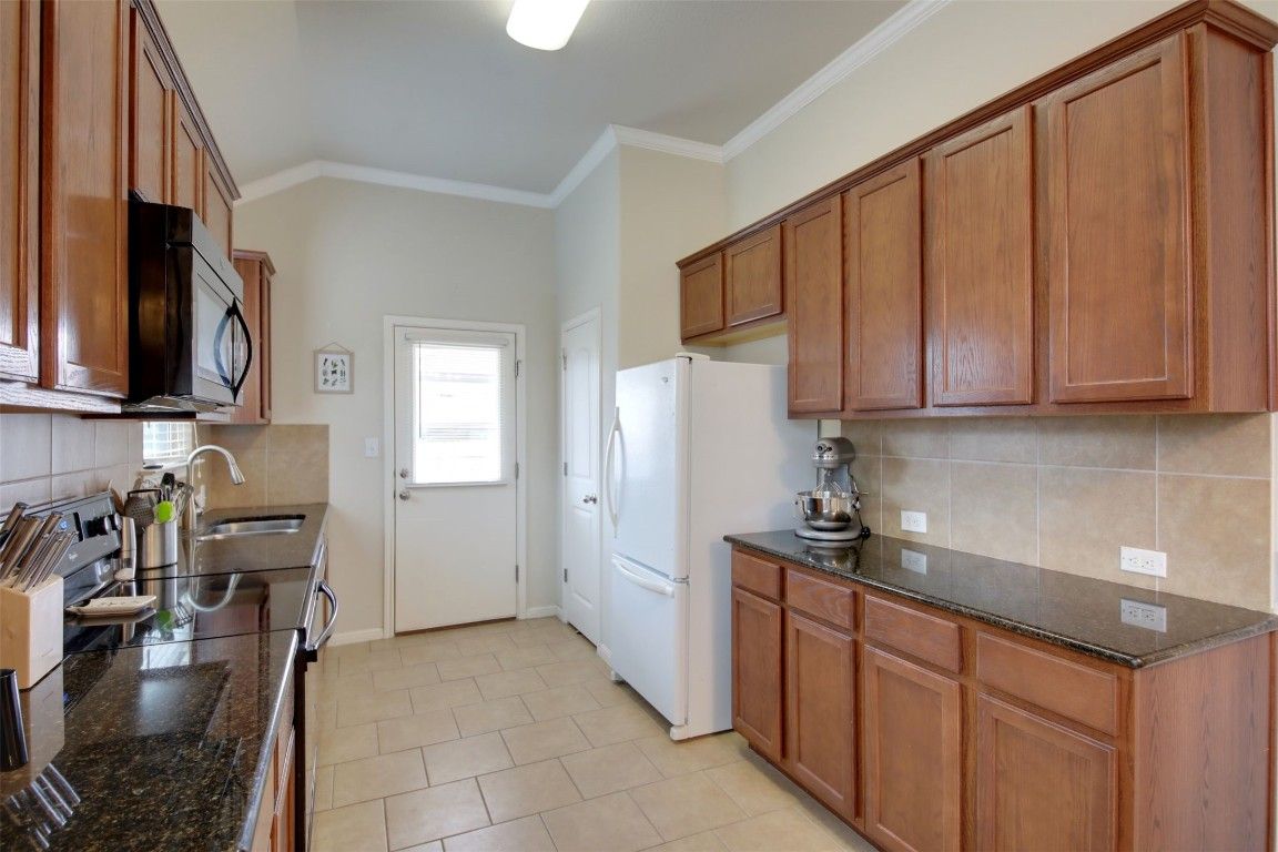 220 Geode Lane