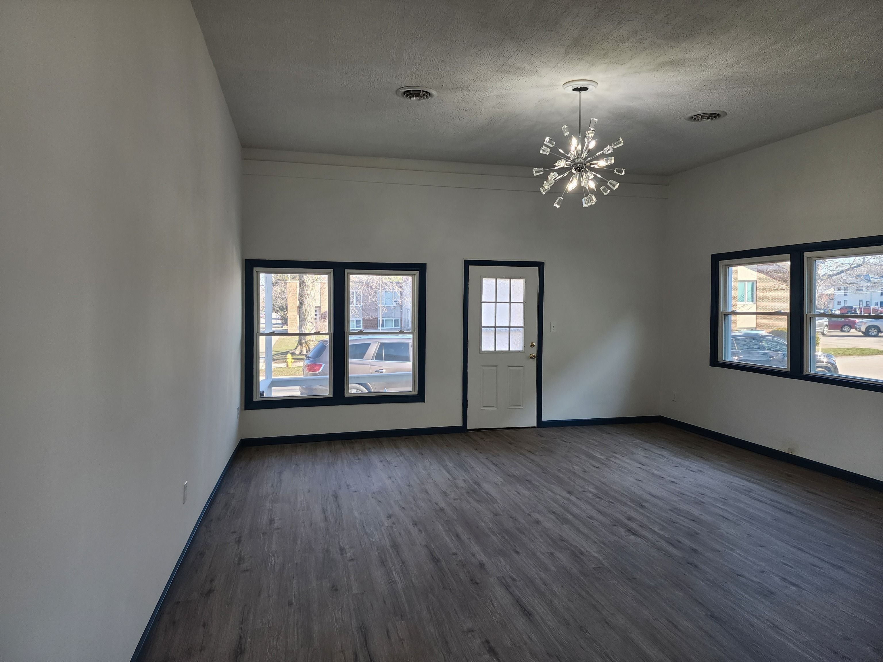 819 W Pike Street