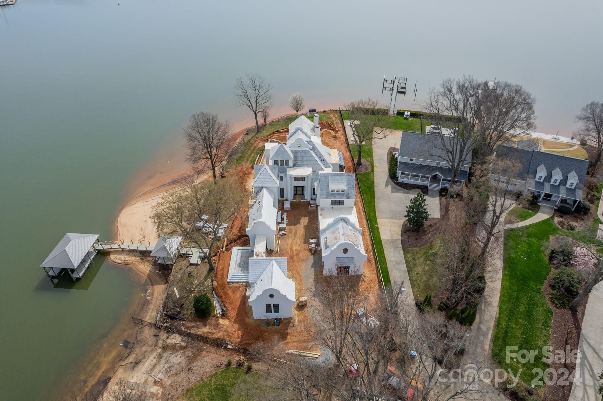 18000 Whispering Oaks Drive