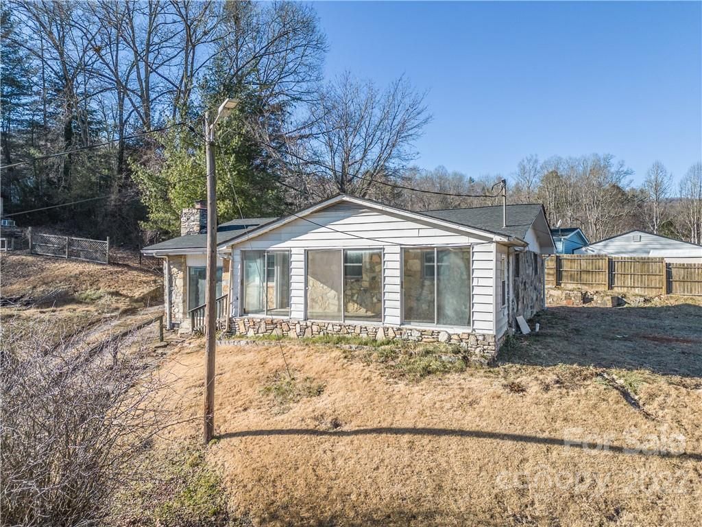 1318 Cashiers Valley Road