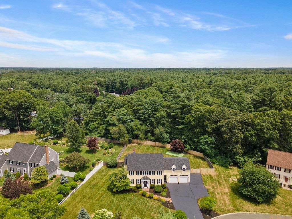 40 Gloria Dr