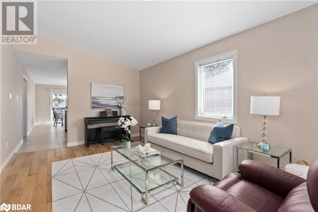 21 LOON Avenue