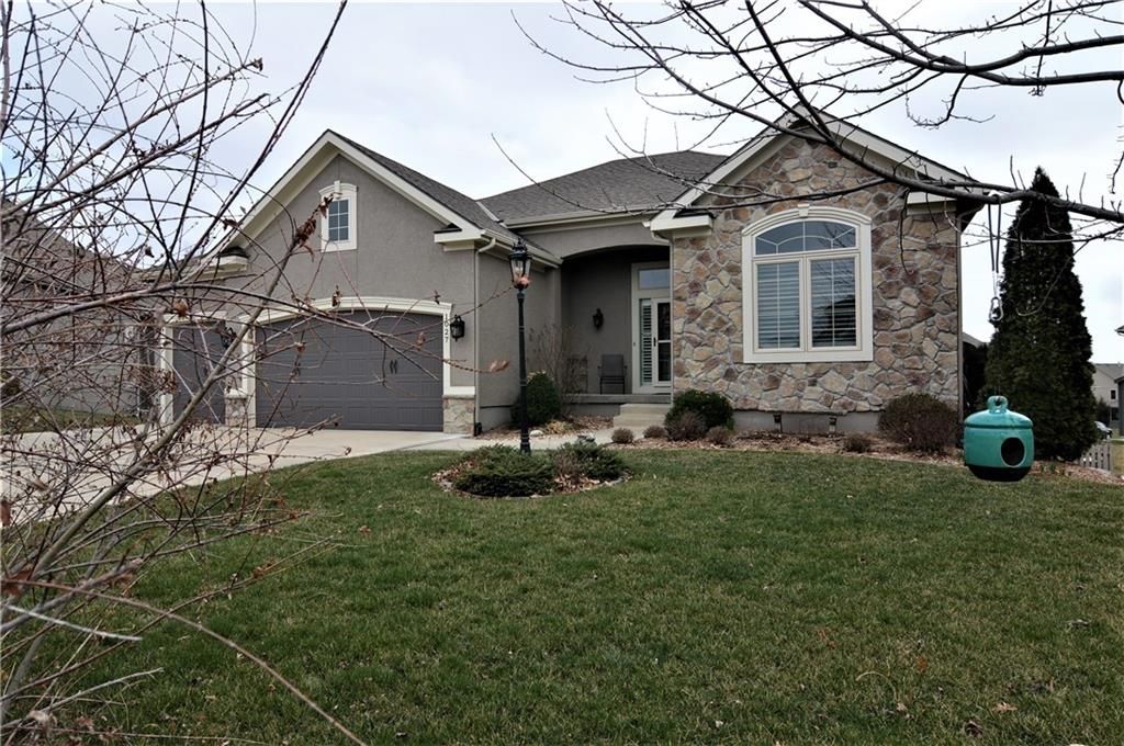 1027 SW Ayrshire Drive