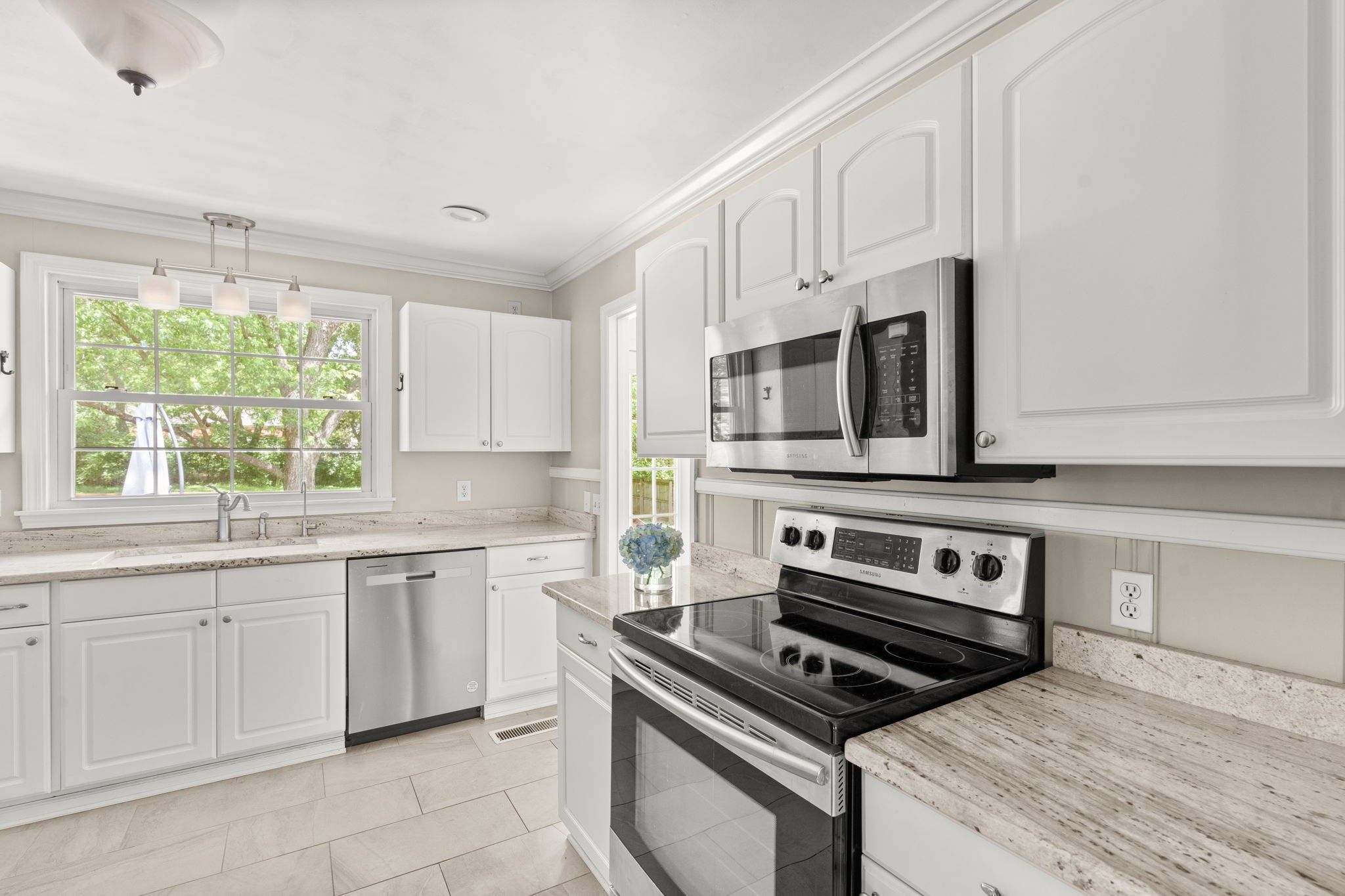 520 Rochelle Dr