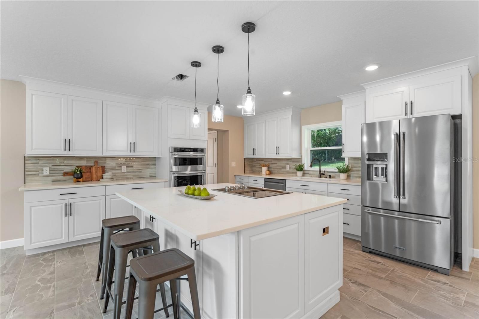 340 E Lakeshore Drive