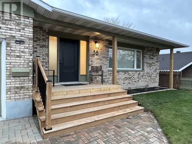 58 Chartwell DR