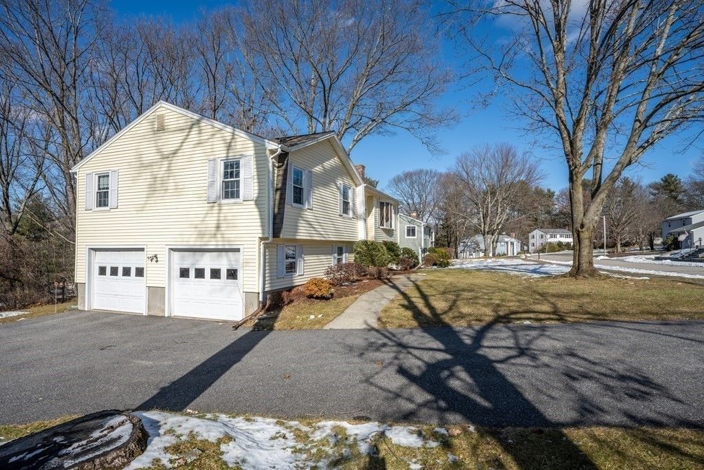15 Bunker Hill Road