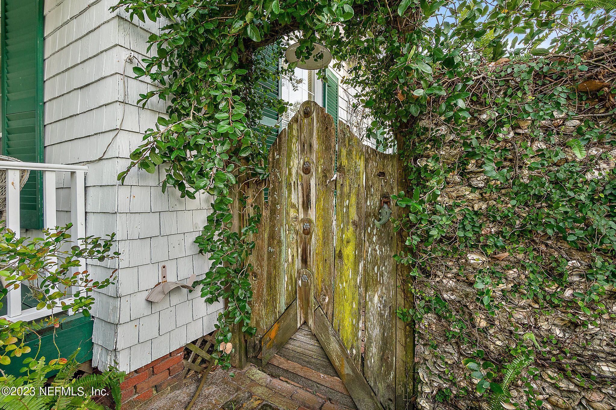 19 Locust St