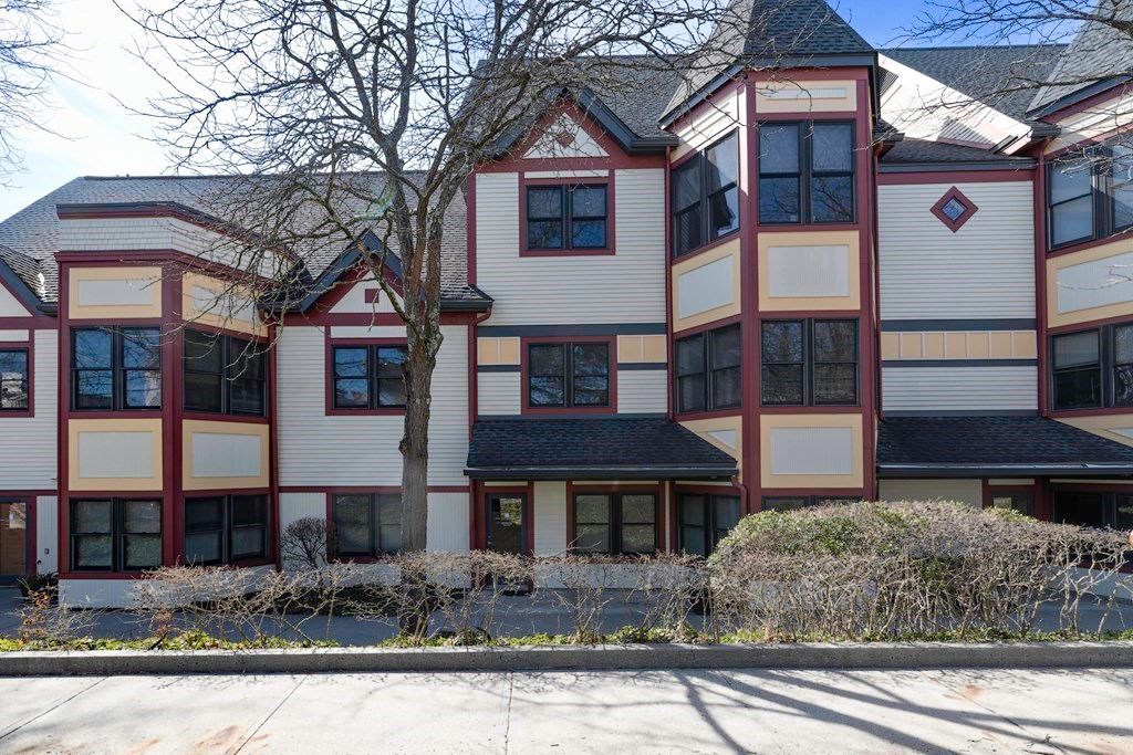 64 Gothic Street
