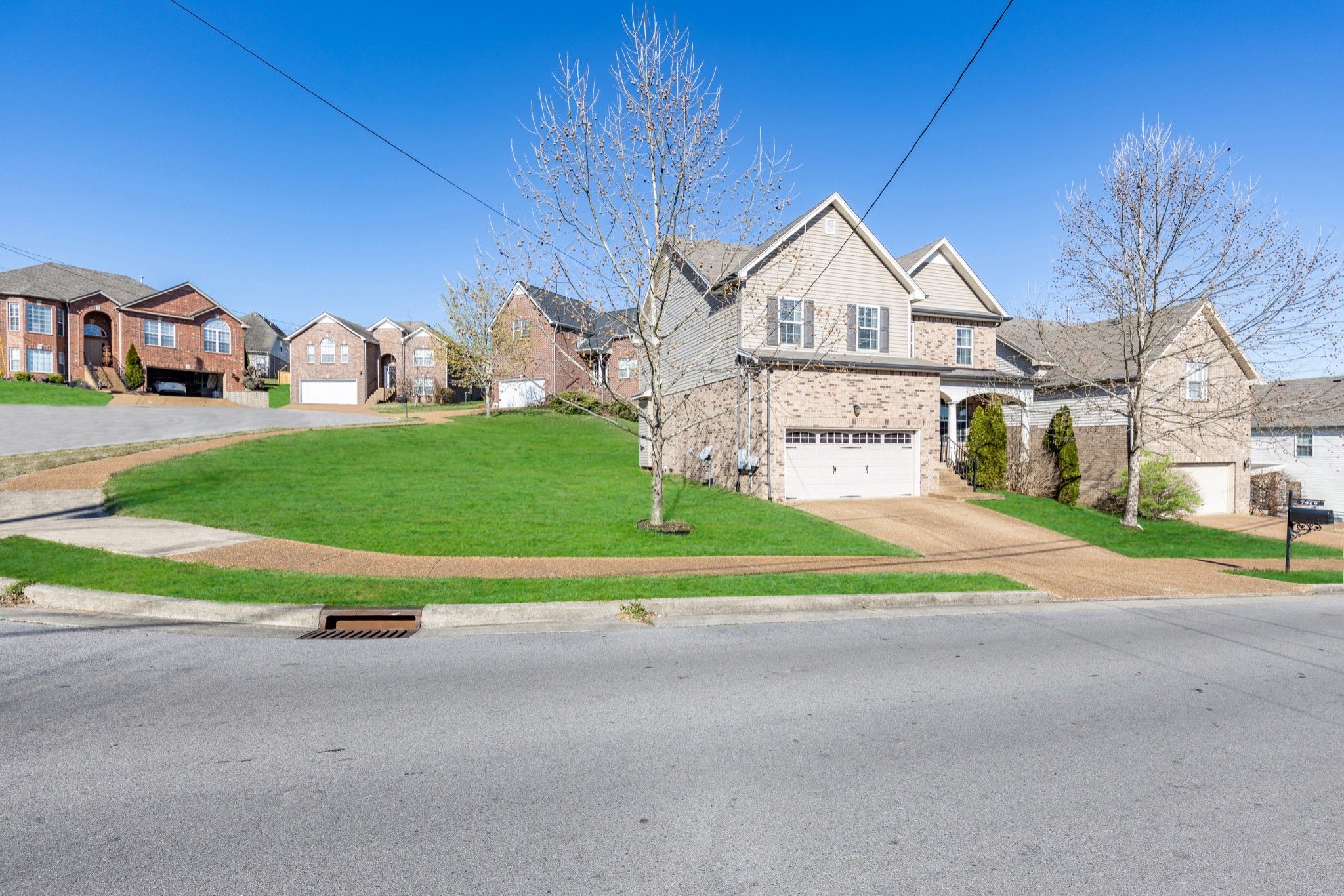 7969 Oakfield Grv