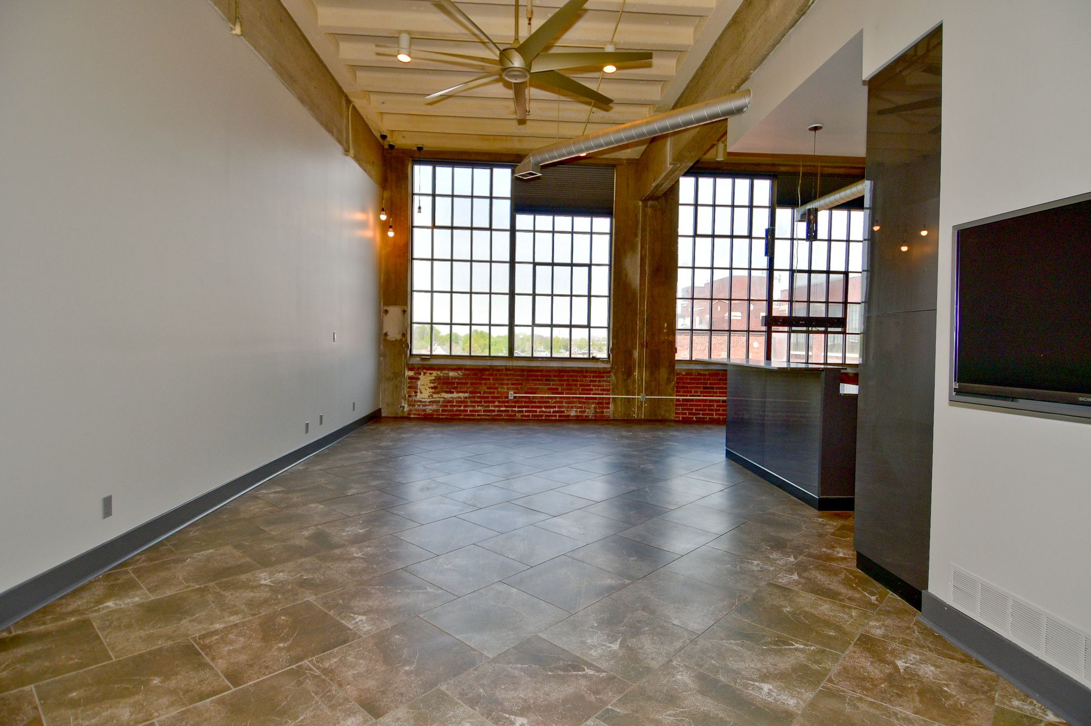 611 N Park #402 Avenue