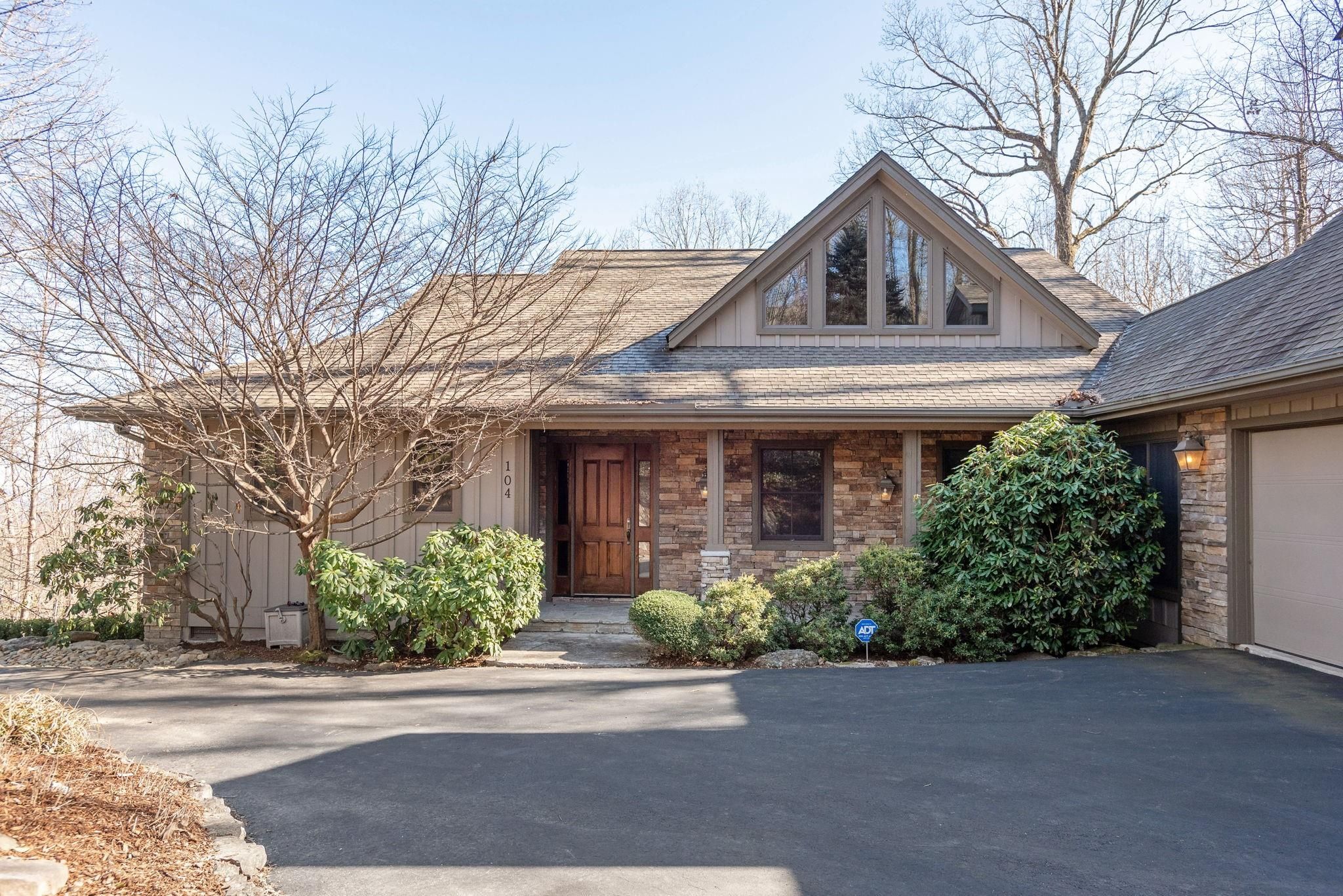 104 Fawncrest Court
