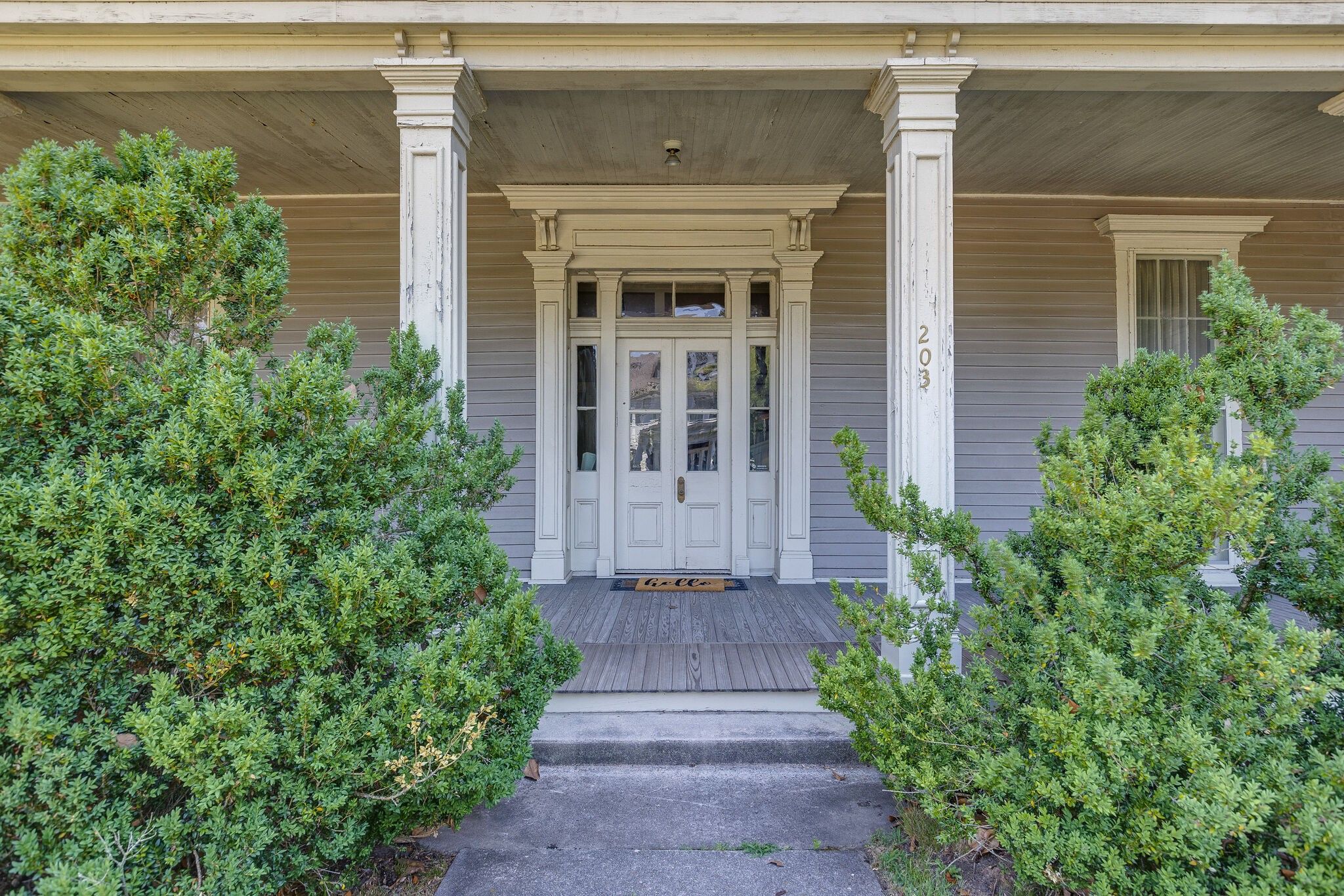 203 3rd Ave