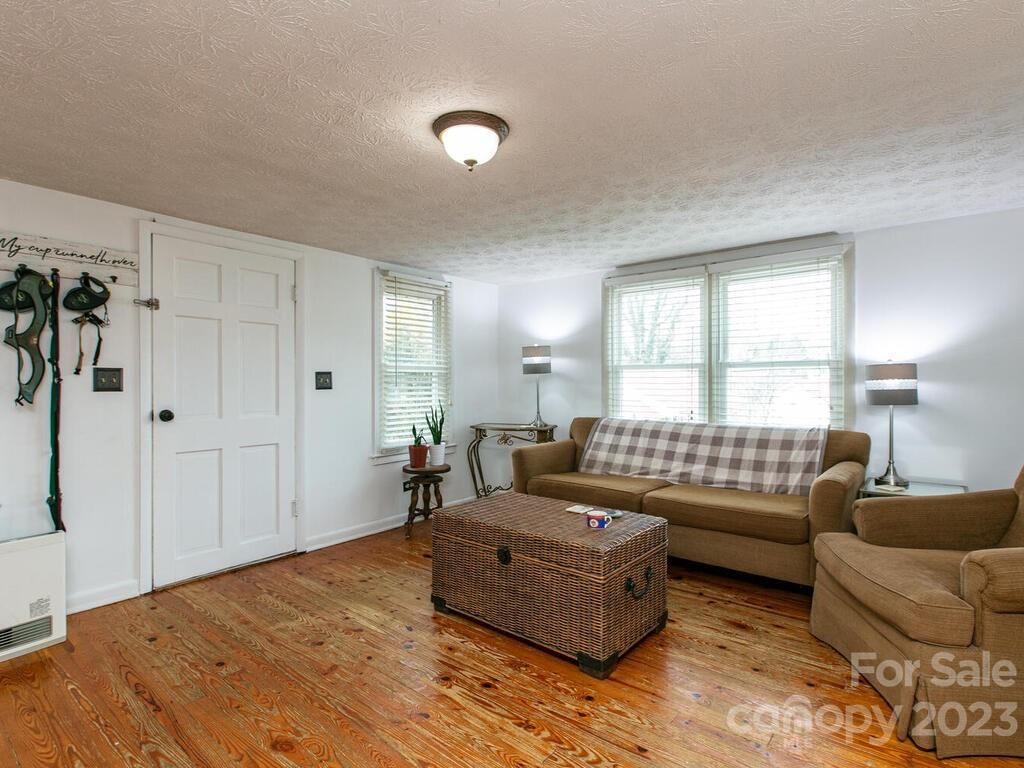 526 Trammell Avenue
