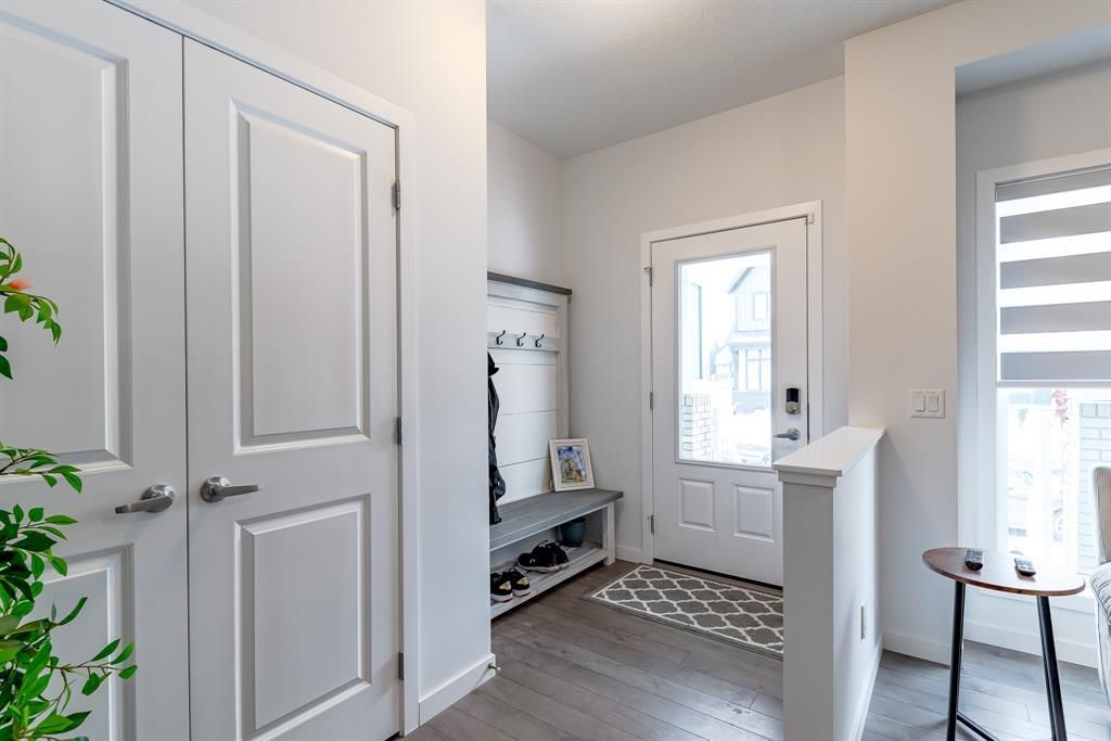 262 Masters Row SE