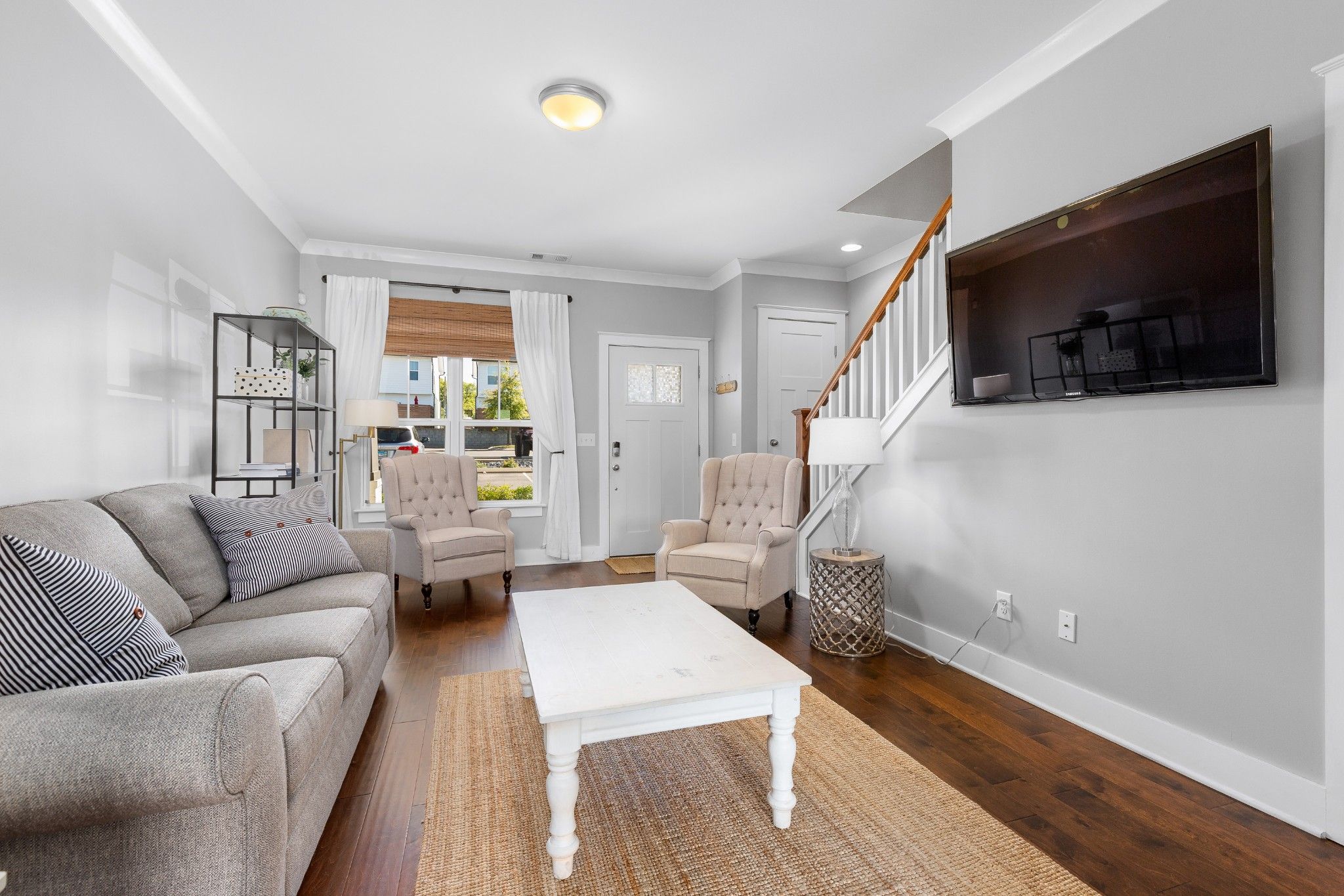 408 W Mill Dr