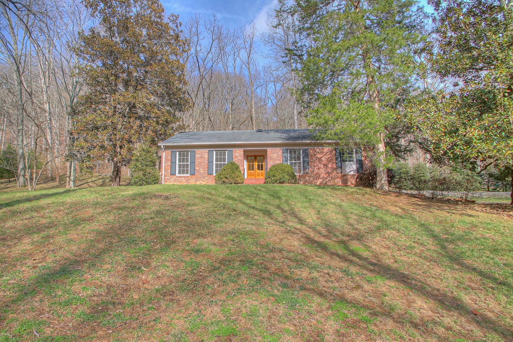6005 Andover Dr