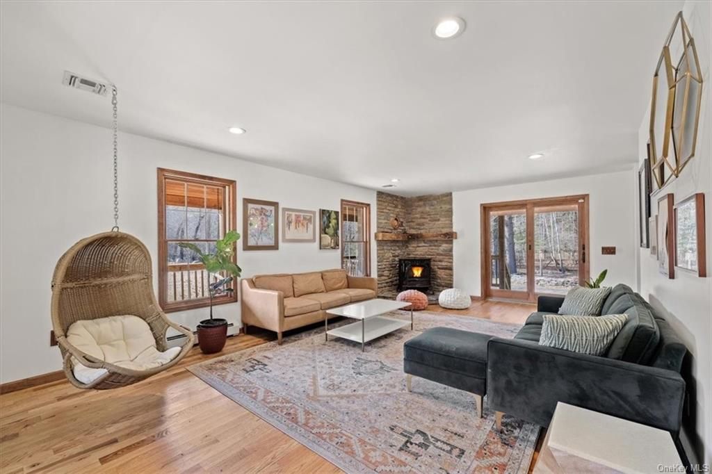 875 Oakland Valley Road
