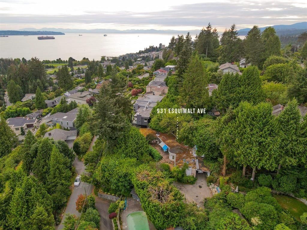 931 ESQUIMALT AVENUE