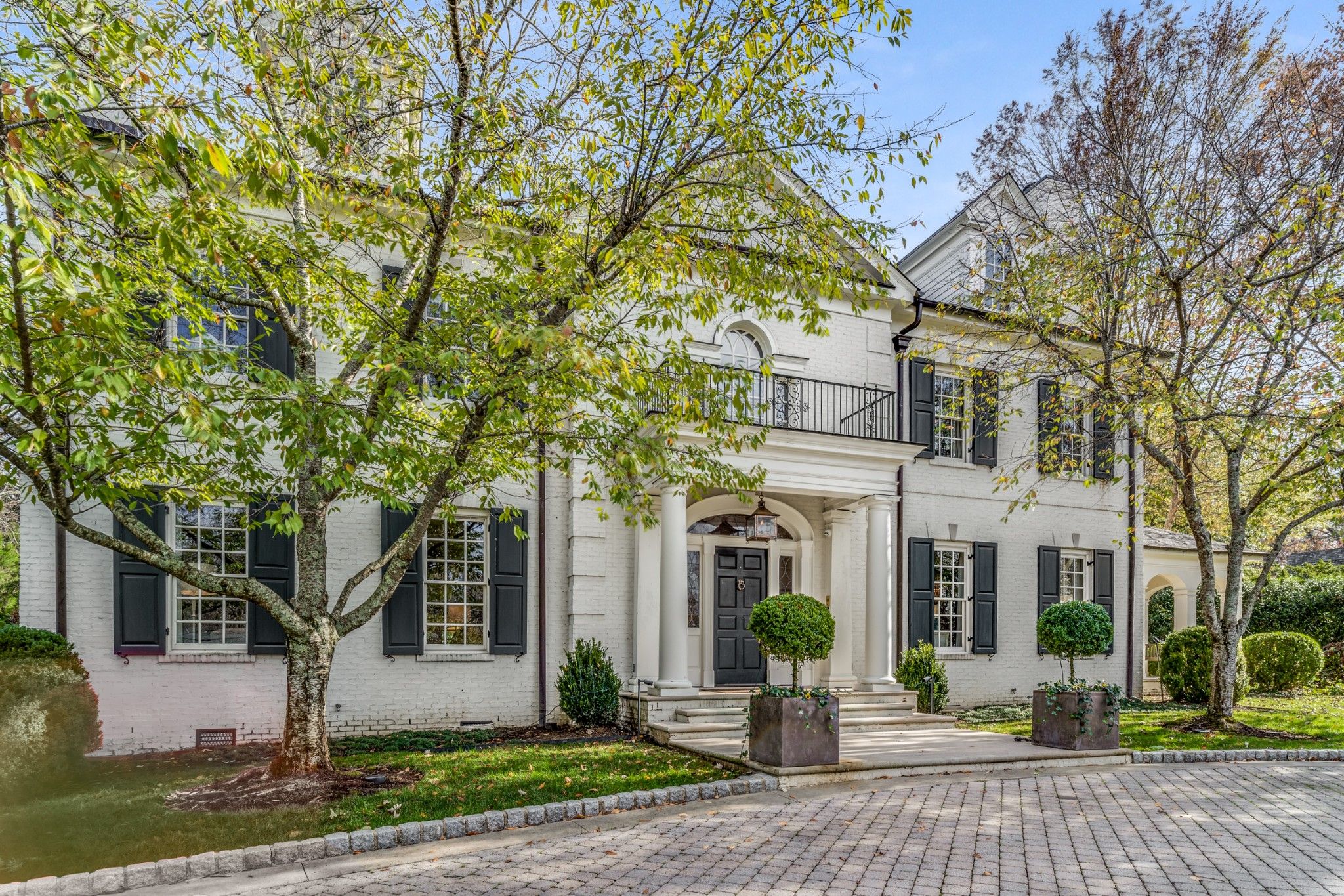 1216 Canterbury Dr