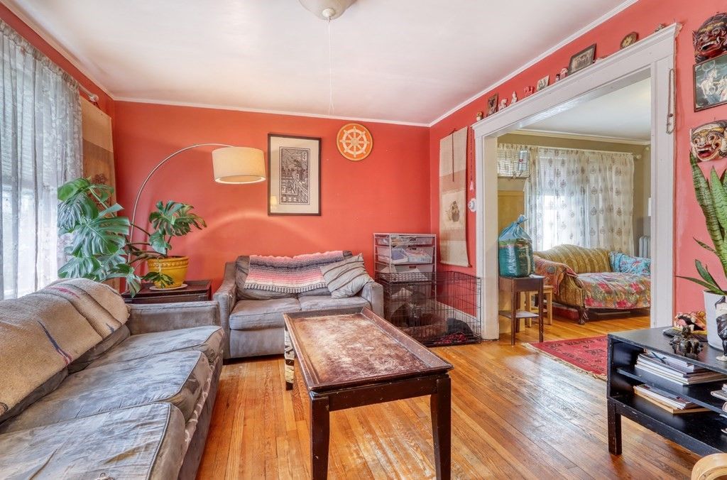 63 Sterling St