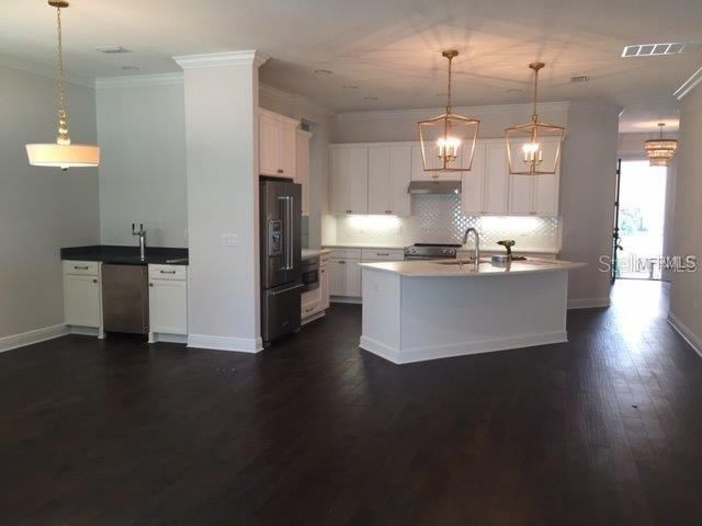 3605 E Renellie Circle