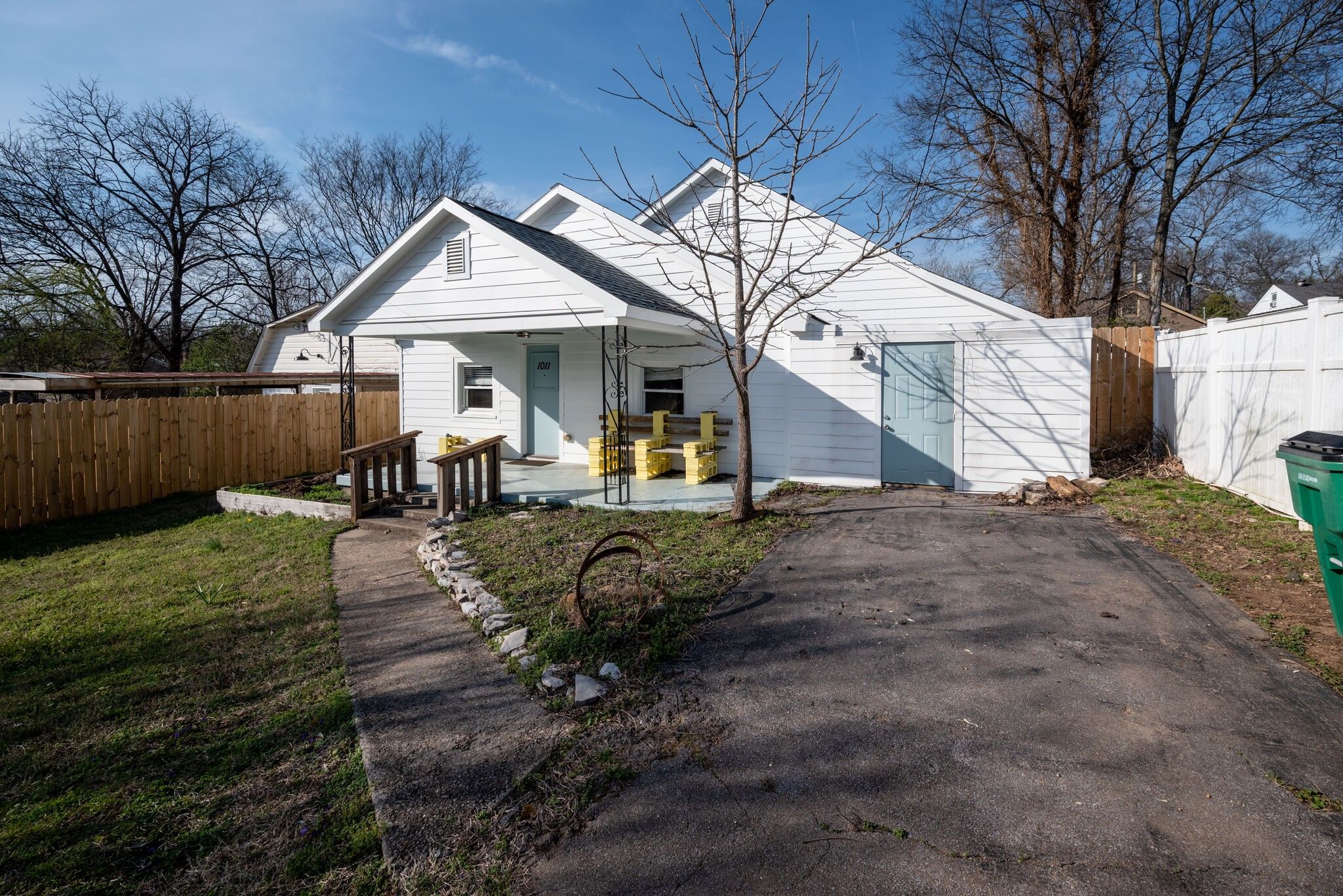 1011 Matthews Ave