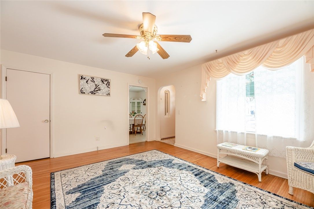 222 Lake Breeze Park