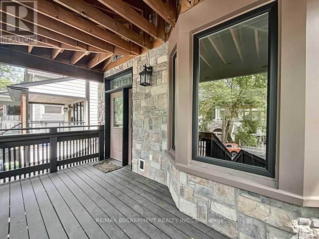 163 WAVERLEY RD