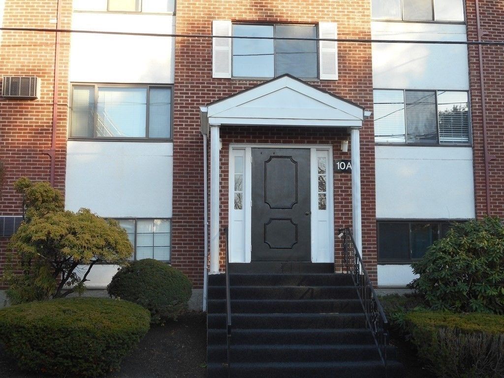 10 Colonial Dr