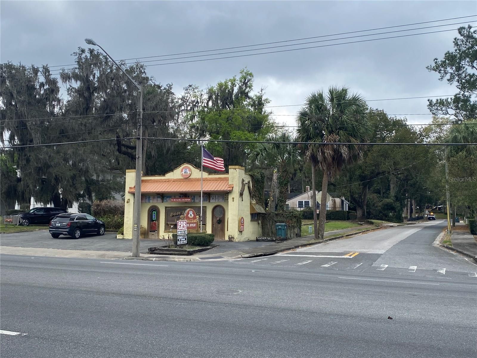 942 E Silver Springs Boulevard