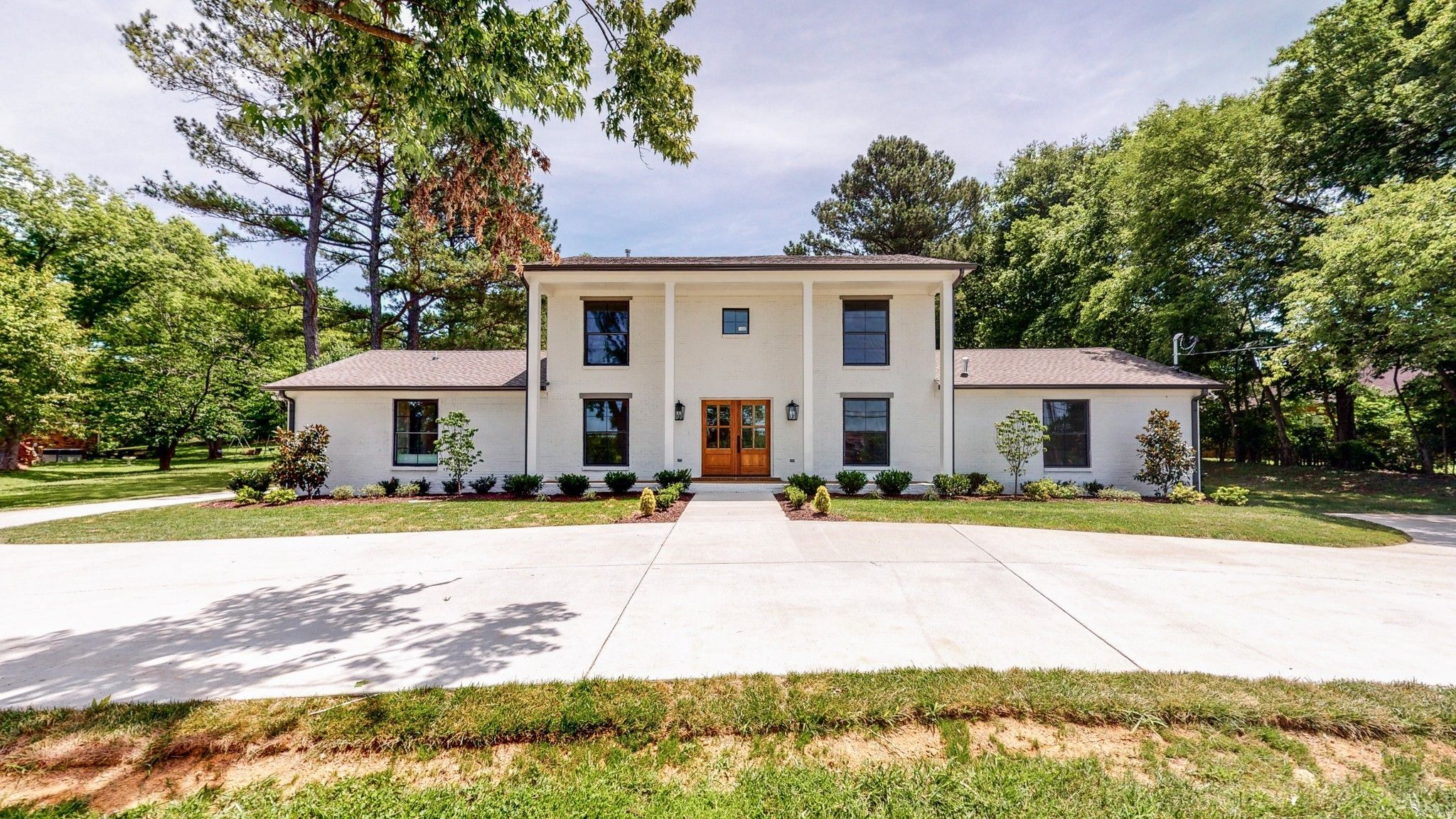 814 Wilson Pike