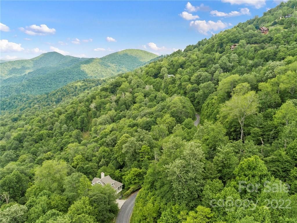 98 Goldenleaf Road