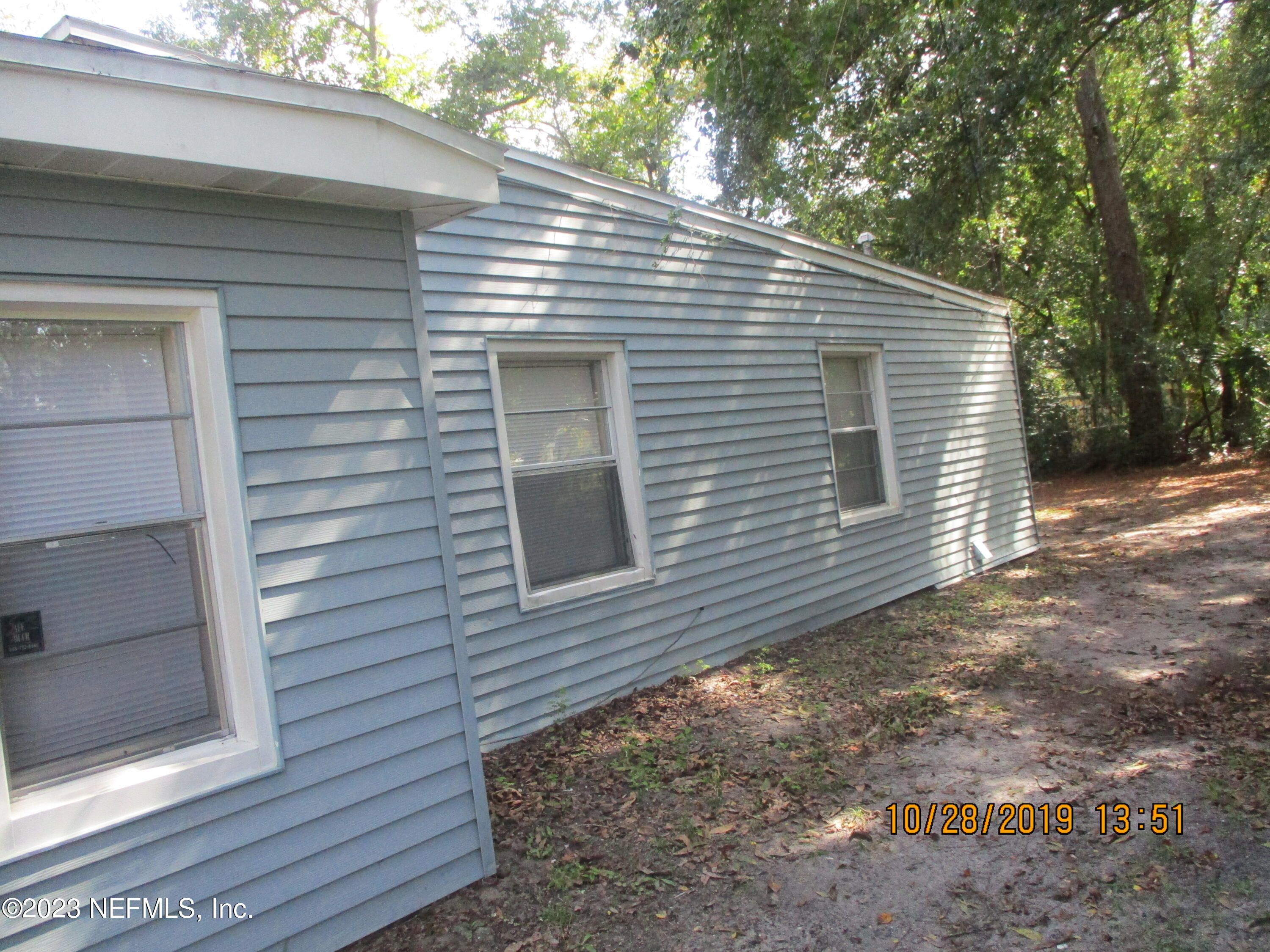 2446 Petunia St