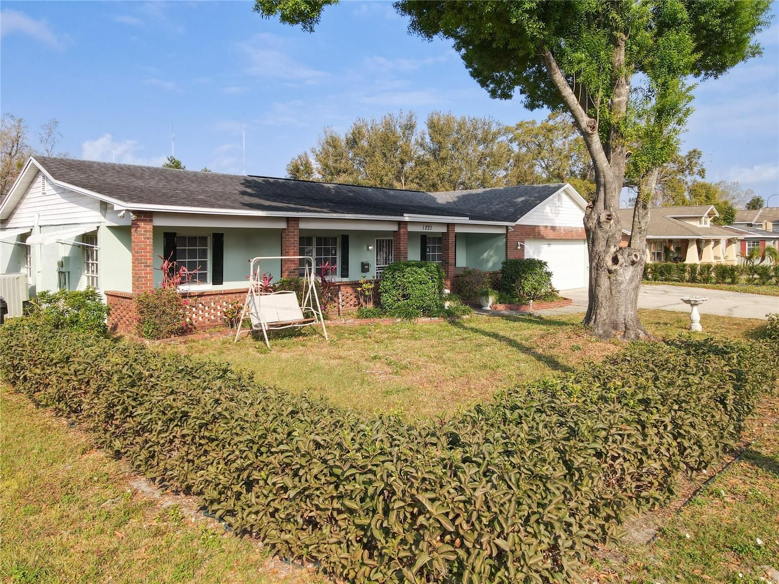 1223 Formosa Avenue