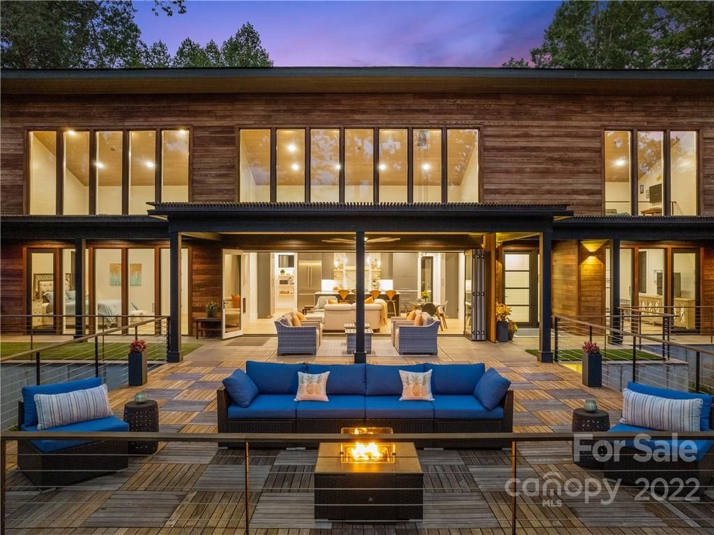 388 Jackson Cove Parkway