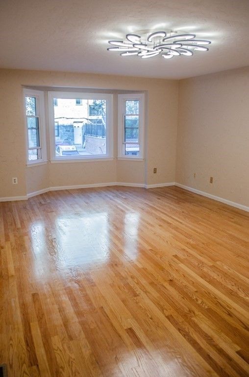 44 Regent Cir