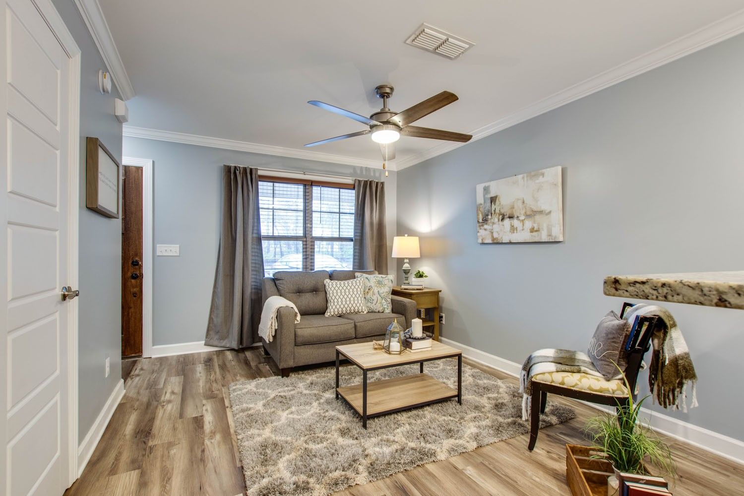 2506 E Main St