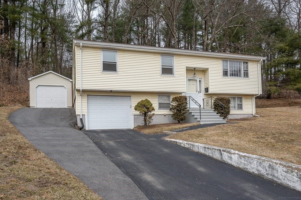 16 Quinlan Dr