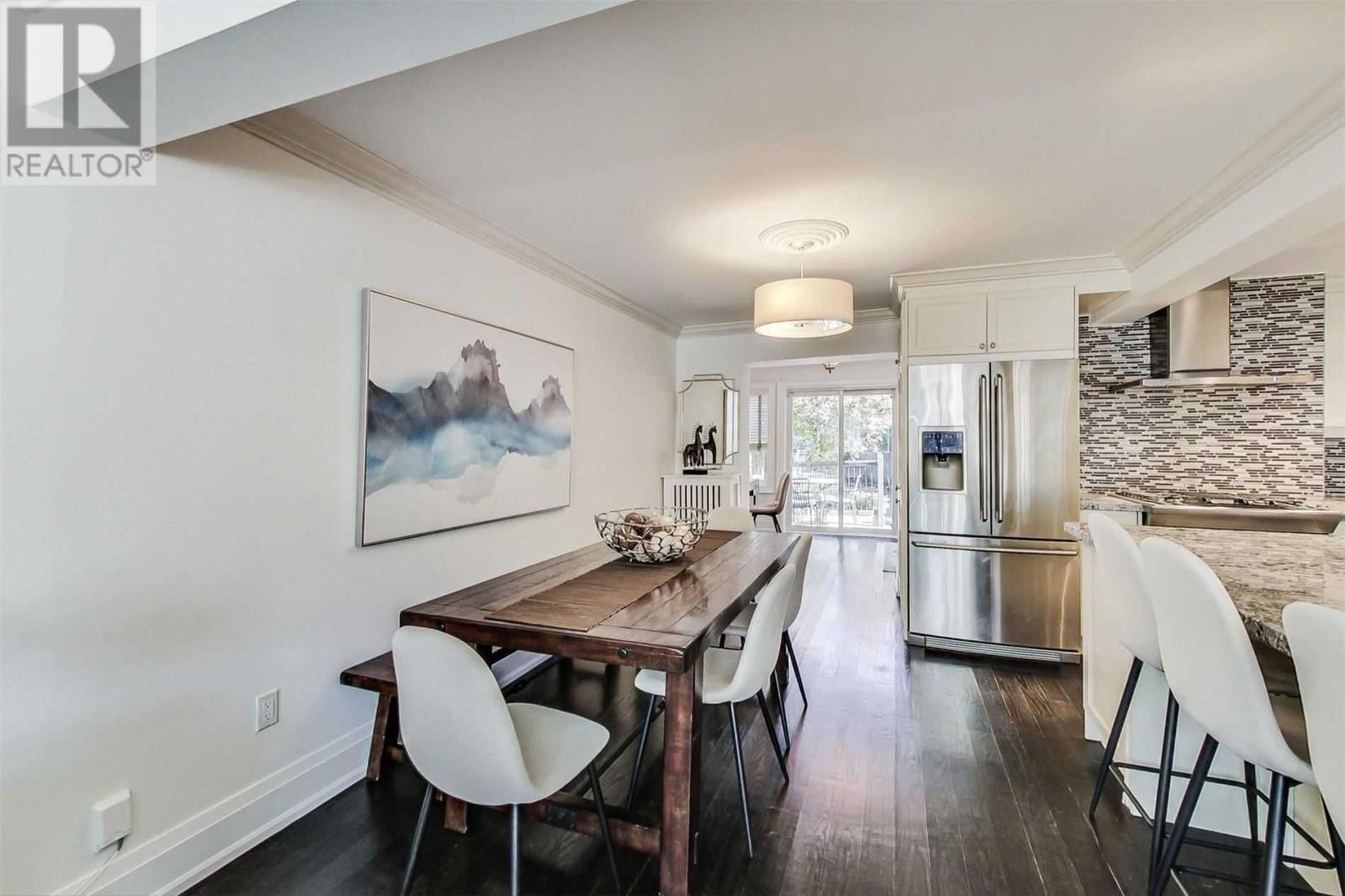 35 GLEN MANOR DR