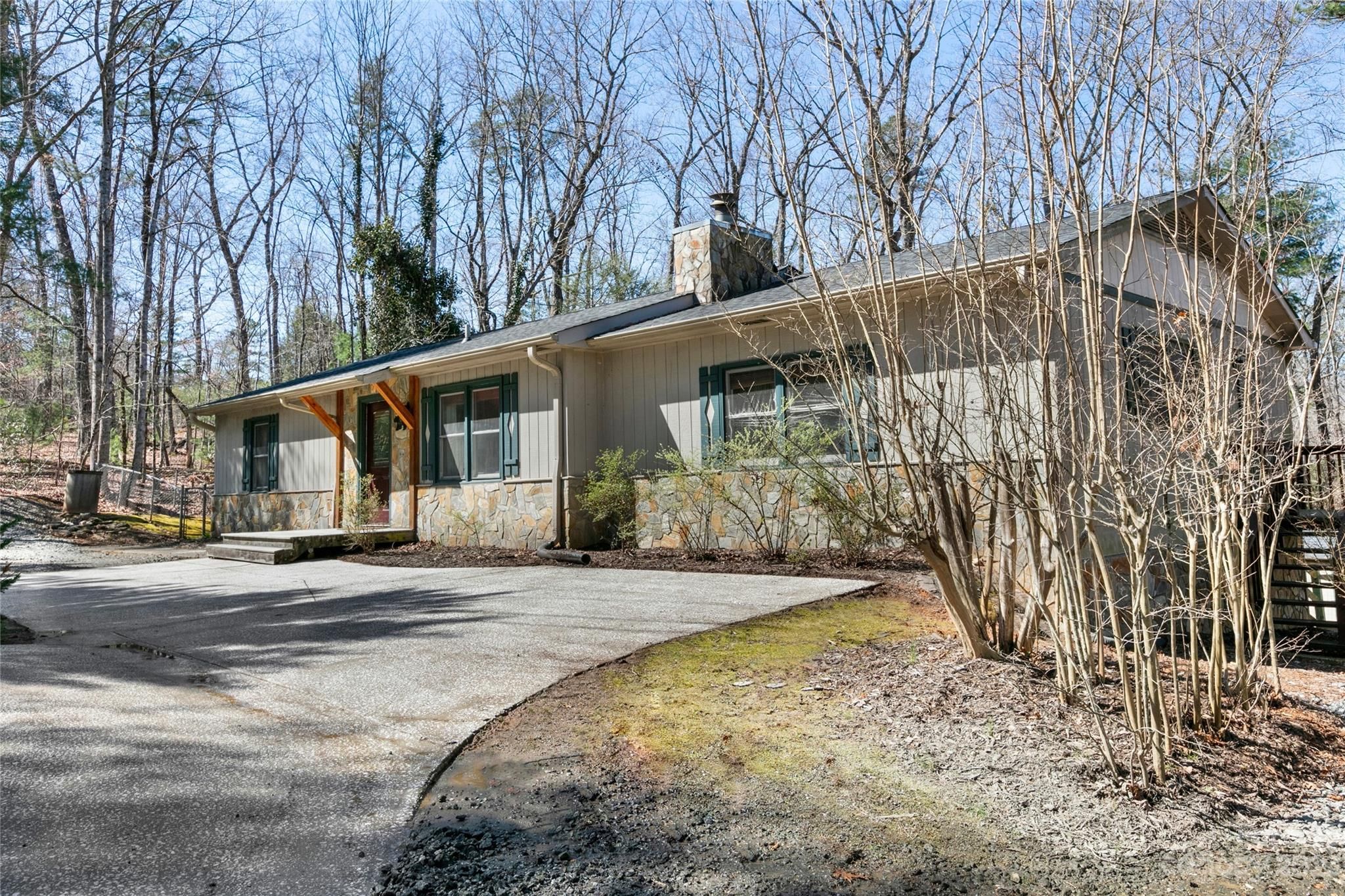655 Pheasant Street