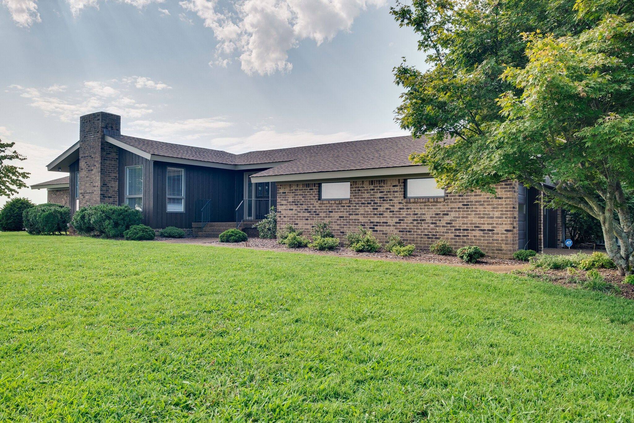 1409 Fairview Dr