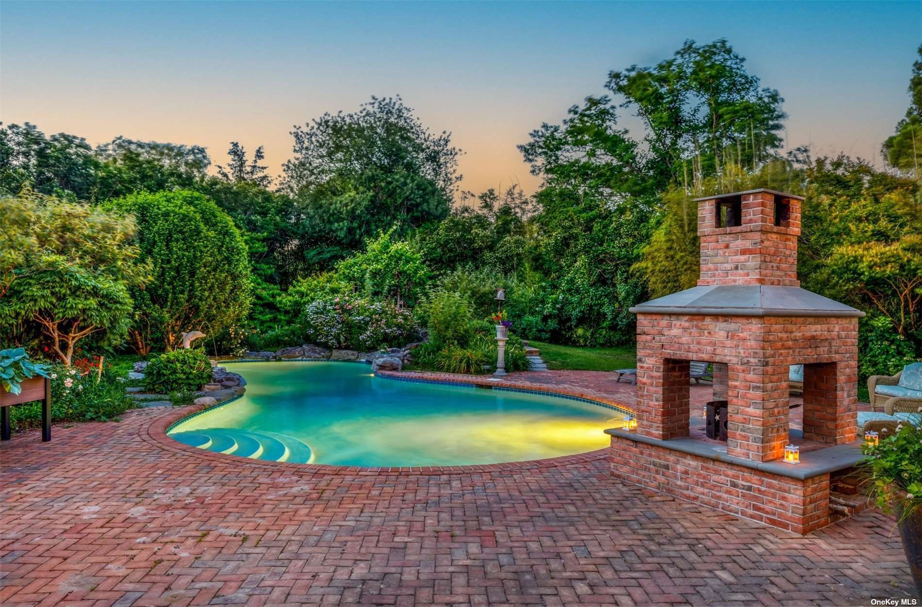 1 Holden Court