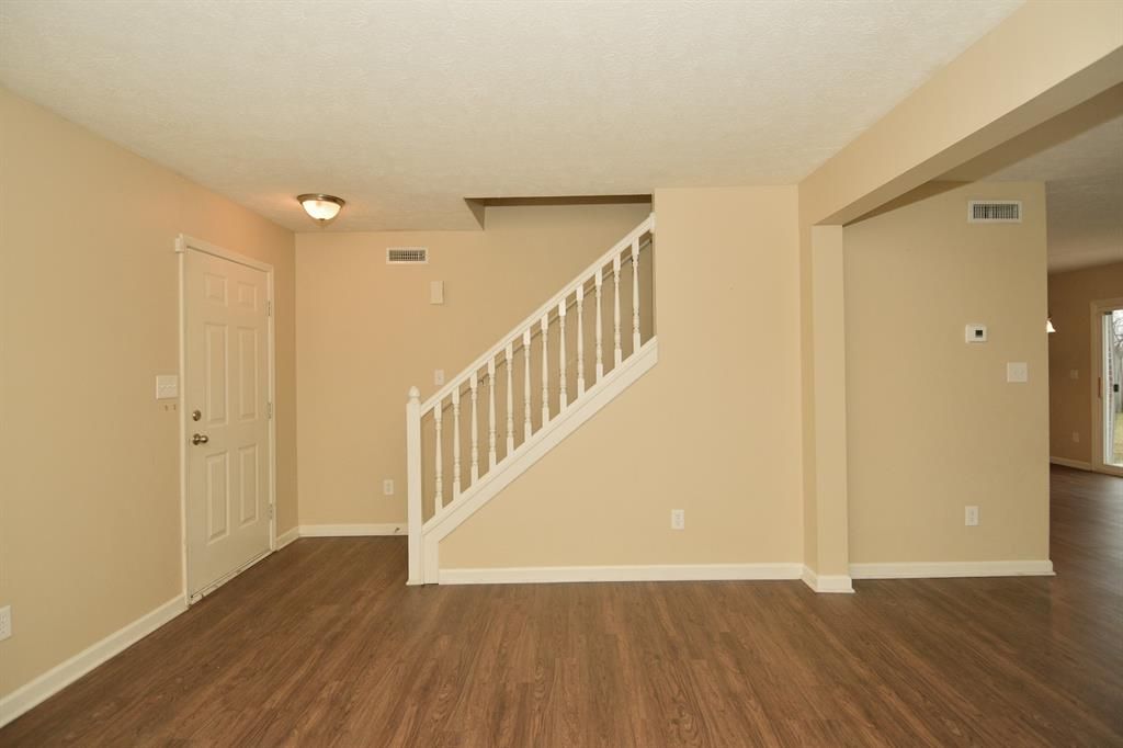 5913 W Deerview Bend